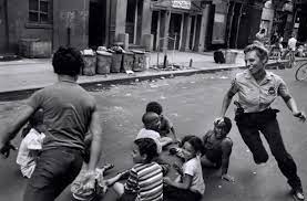 Juguetes de antes juegos y juguetes. 20 Fotografias Antiguas De Ninos Divirtiendose Sin Telefono Movil