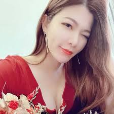 聽說這兩天爆紅的竹科太太文章https://www.ptt.cc/bbs/Marginalman/M.1720514809.A.B27.html  別人的竹科太太不用工作不生小孩