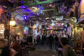 Wil je uitgaan in boedapest? Uitgaan In Budapest Tips Voor De Leukste Bars Clubs En Kroegen