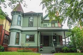 Victorian House In Chattanooga Tennessee Victorian Homes Victorian Houses For Sale Open House Real Estate