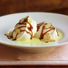 Pavlova With Cr 232 Me Anglaise Anglaise Recipe Creme Anglaise Recipe Pavlova