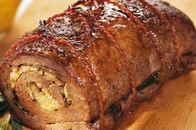 что приготовить на горячее из мяса на новый год Banketnyj Rulet Iz Govyadiny S Syrom Novyj God Food Steak Dishes Savoury Party Food
