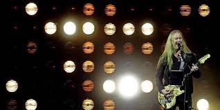 Unter den besuchern werden 40 prozent frauen erwartet, auf der bühne sieht das verhältnis allerdings viel krasser aus. Rock Am Ring 3sat Zeigt Vier Stunden Vom Festival