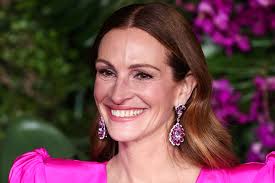 CWEB Celebrity News: Julia Roberts' Stellar Performance in “After the Hunt”  Poised for Oscar Acclaim