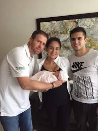 Iván garcía y paola espinosa celebrando sus medallas junto a su hija ivana. Alfredo Castillo Conoce A Hija De Paola E Ivan El Siglo De Torreon