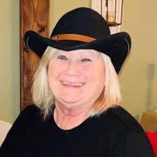 Debra Leftridge's Instagram, Twitter & Facebook