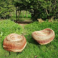 A La Faveur D Une Reconversion Professionnelle Stephane Foret Deleau A Embrasse Le Metier De Vannier Au Travers De Ses In 2020 Outdoor Ottoman Outdoor Decor Outdoor