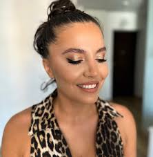 Ella Papa Make-up artist