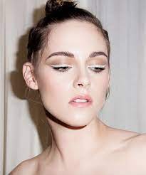The 43 Coolest Celebrity Makeup Looks You Have To See White Eyeliner Makeup Eyeliner Eye Makeup
