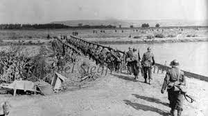 Armatele române nu au trecut însă efectiv la luptă peste prut decât în 2 iulie 1941, așteptând ca frontul din sectoarele de nord și centru să ajungă la același nivel cu cel din sud, basarabia și nordul bucovinei. O15zymxsrelzsm