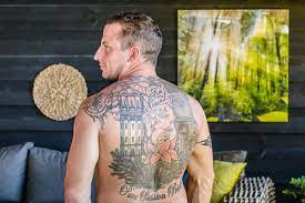 Peter rudolf de vries is a dutch investigative journalist and crime reporter. Tattoo Is Samenvatting Van Mijn Leven Daar Hoort De Watert Noordhollandsdagblad