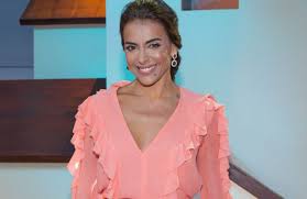 Has developed work with african communities, giving them a voice. Catarina Furtado Recorda Gravidez Holofote