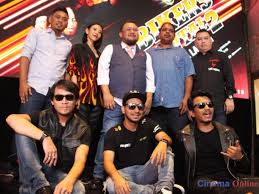 He proposes to her, but her brother, a muay thai champion, doesn't want her to marry him. Semangat Brotherhood Diteruskan Dalam Bikers Kental 2 News Features Cinema Online