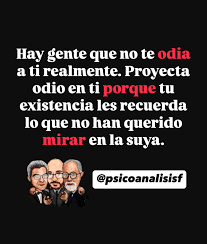 Hay algo que pocos entienden: no siempre es tu culpa caerle mal a alguien.  A veces simplemente tu manera de hablar, de mirar, de desear… activa sin  querer lo que esa persona