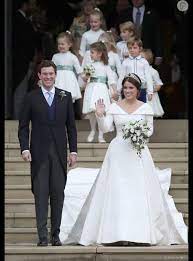 Maybe you would like to learn more about one of these? Princesa Eugenie De York E Jack Brooksbank Cumprimentam Populacao Apos Casamento Purepeople