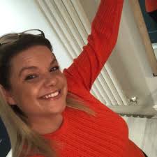 Hi guys, so I got 2 ladybird books from Amazon hoping they were going to  bring me strait back to my childhood, however they seem to be re written  like in Cinderella