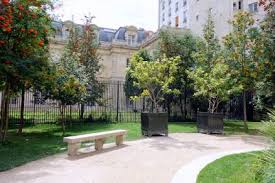 Paris Le Jardin Anne Frank Ilot De Verdure Meconnu Iiieme Jardins Paris Verdure