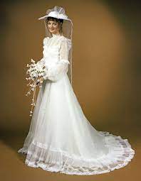 Il tuo sito di shopping preferito ti propone una collezione di vestiti da sposa che ti lasceranno senza fiato. 250 Idee Su Sposa Anni 70 Nel 2021 Sposa Anni 70 Abiti Di Matrimonio Vintage
