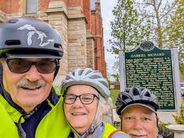 Detroit bikes group evening ride