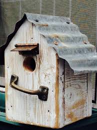 1001 Idees Creatives Pour Mangeoire Oiseaux A Fabriquer Soi Meme Decor De Jardin Rustique Mangeoire Oiseau Nichoirs Rustiques