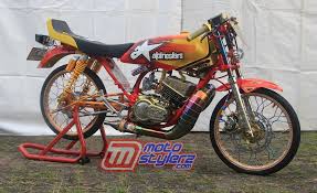 Rx king style kuning / insp. Modifikasi Rx King 2004 Oki Disesaki Tato Grafir Wujud Racing Ampuh Energic