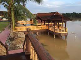 All rooms are designed and decorated to make guests. Pasir Salak History Tunnel Picture Of Pasir Salak Resort Kampung Gajah Tripadvisor