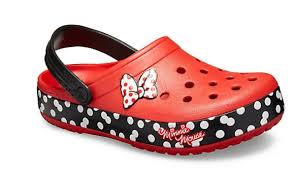 Crocs »brooklyn low wedge« badesandale mit heller plateausohle. Crocs Grosse Ratgeber