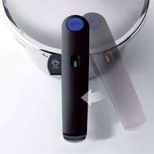 Fissler, ürünlerinde sunduğu kusursuz işçilik, şık tasarım ve kullanım hız sizin için önemliyse bence doğru ürün bu. Fissler Vitaquick Red Point Duduklu 6 Lt Amazon Com Tr