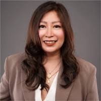 Dina Pineda's Instagram, Twitter & Facebook