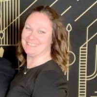 Sara Trahan's Instagram, Twitter & Facebook