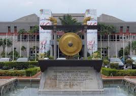 Universiti kebangsaan malaysia (ukm) or the national university of malaysia was established in 1971 is located adjacent to malaysia's administration city of putrajaya at the outskirt of malaysia's administration city. Ukm Kurangkan Yuran Pendaftaran Pelajar Baharu Semester 1