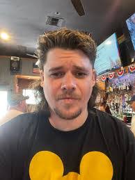 Lee Delapp's Instagram, Twitter & Facebook