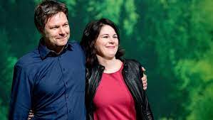 Meine partei bündnis 90/die grünen trägt in 11 deutschen landesregierungen verantwortung. Grune Wahlen Robert Habeck Und Annalena Baerbock Der Spiegel