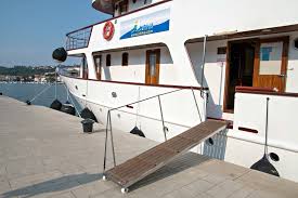 Deze mediterrane zonbestemming staat vooral bekend om de fraaie rots. Kreuzfahrt Kroatien Id Riva Tours Travel On Toast