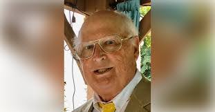 Kenneth Endicott's Instagram, Twitter & Facebook