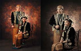 Dari penduduknya saja, indonesia dihuni pakaian adat suku jawa terkenal memiliki banyak model dan motif yang membuatnya terlihat lebih indah. 8 Pakaian Adat Jawa Nama Makna Filosofis Gambar Dan Penjelasannya