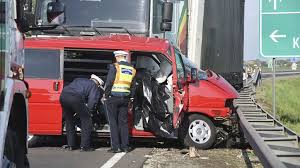 06:54 három gépjármű érintett a személyi sérüléssel is járó balesetben. Szornyu Csaladi Tragedia A 4 Es Fouton 24 Hu