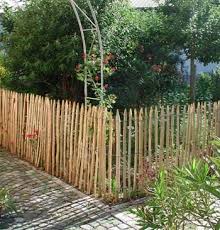 Kastanienzaun Und Staketenzaun Fur Den Bauerngarten Garten Landschaftsbau Landschaftsbau Bauerngarten