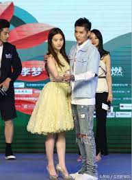 Jun 05, 2021 · 吴亦凡时不时就会收到妈妈的信息：儿子，可别再买车，家里装不下车了！ 16岁就拿下驾照，可惜那会儿吴亦凡还没有那个经济实力买好车。 虽说后来在韩国以exo成员出道吧，不受待见且收入都是12个人分，也不具备任性买车的资本。 å´äº¦å‡¡ç‰µæ‰‹ç¥žä»™å§å§ åˆ˜äº¦è²è¡¨æƒ…äº®äº† æ–°é—» è›‹è›‹èµž