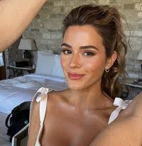 Kayla Reinhardt's Instagram, Twitter & Facebook