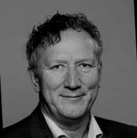 Michael Erpelding's Instagram, Twitter & Facebook