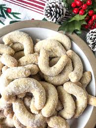 Linzer cookies are the best cookies for a festive dining. Recipe For Austrian Vanillekipferl Vanilla Cresent Cookie Gitta S Kitchen