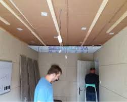 Katlar arasında ses yalıtımı, binalar için oldukça hassasiyet taşıyan konulardan biridir. Tavan Ses Yalitimi Uygulamalari Ses Yalitim Merkezi