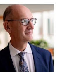 V I S I T O R G U I D E