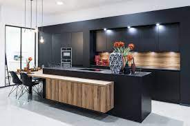 zwarte keuken met hout accent kitchen design kitchen room design home decor kitchen