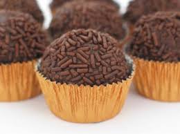 Recette De Truffes Au Chocolat Brigadeiros Recette Truffes Au Chocolat Truffe Recette Recette Truffe Chocolat