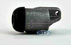 Hydraulic disc brakes on the trailer wheels. Hydraulic Drum Brake Single Servo Right Hand Wheel Cylinder
