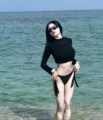 Nao Esparragoza - Free pics, galleries & more at Babepedia