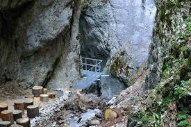 Sincer vorbind, nu am mers foarte repede, plus ca am mai facut si poze. Redeschiderea Pentru Vizitare A Canionului Sapte Scari Imagini Daniel Urda
