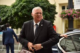 A kormánypártok szerint érd polgármestere egyszemélyes diktatúrát vezetett be a településen. Andras Aradszki Wikipedia